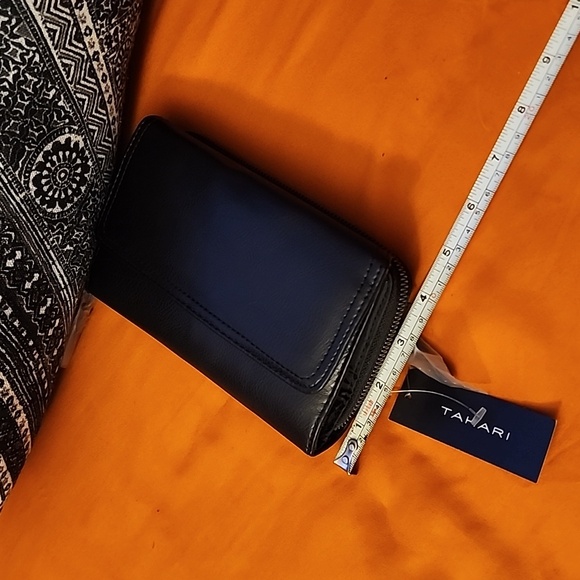 NWT Women Tahari Wallet - Picture 12 of 14